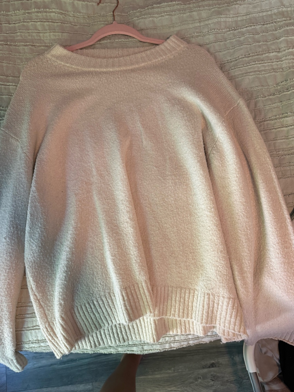 American Eagle Outfitters Soft Cream Crewneck Sweater